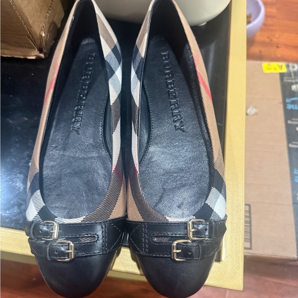 Burberry Check Ballet Flats - EU 40 (US 9-9.5) - Like New - Picture 2 of 4